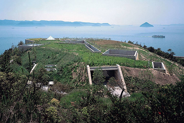地中美術館